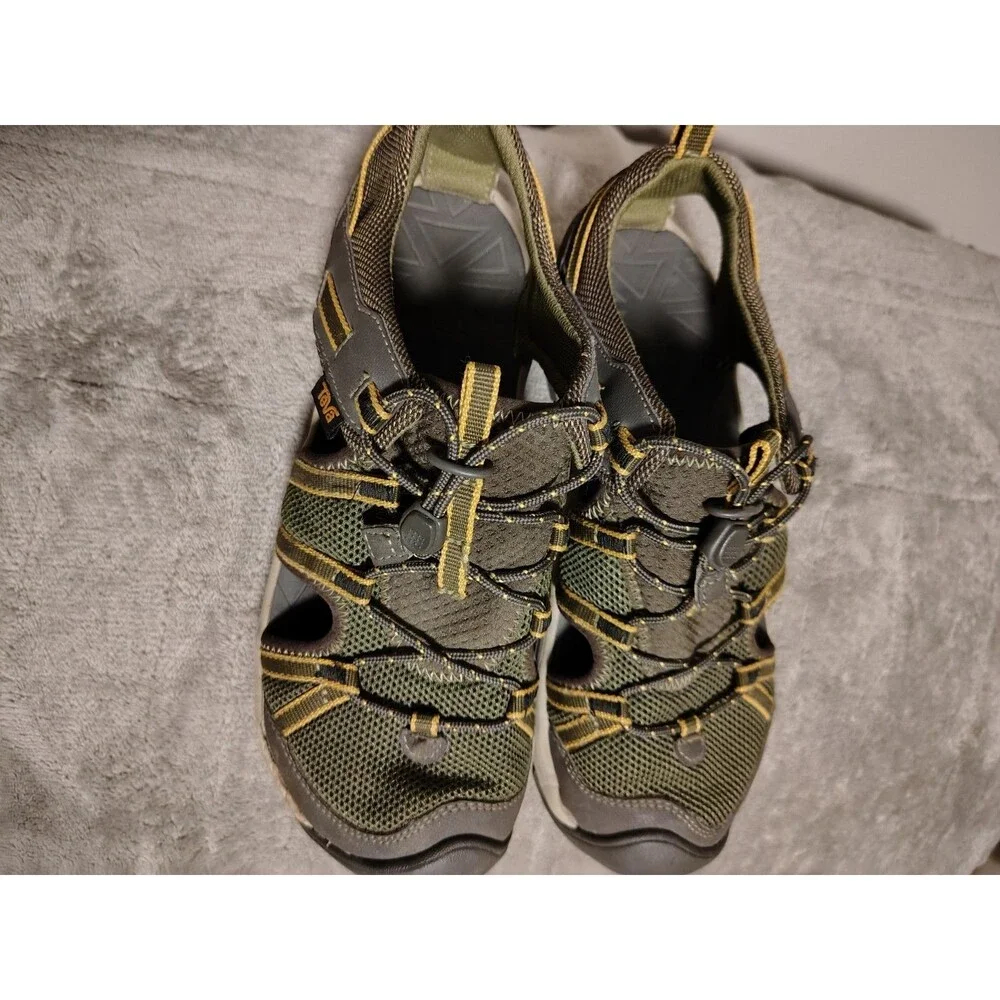 Teva Manatee Hiking water outdoor-Kids size 4
